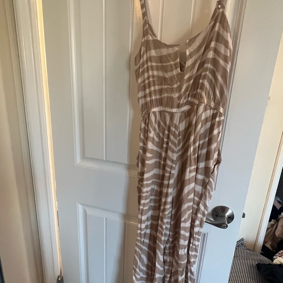 H&M Striped Zebra Print White & Beige Jumpsuit 2 - Picture 6 of 7